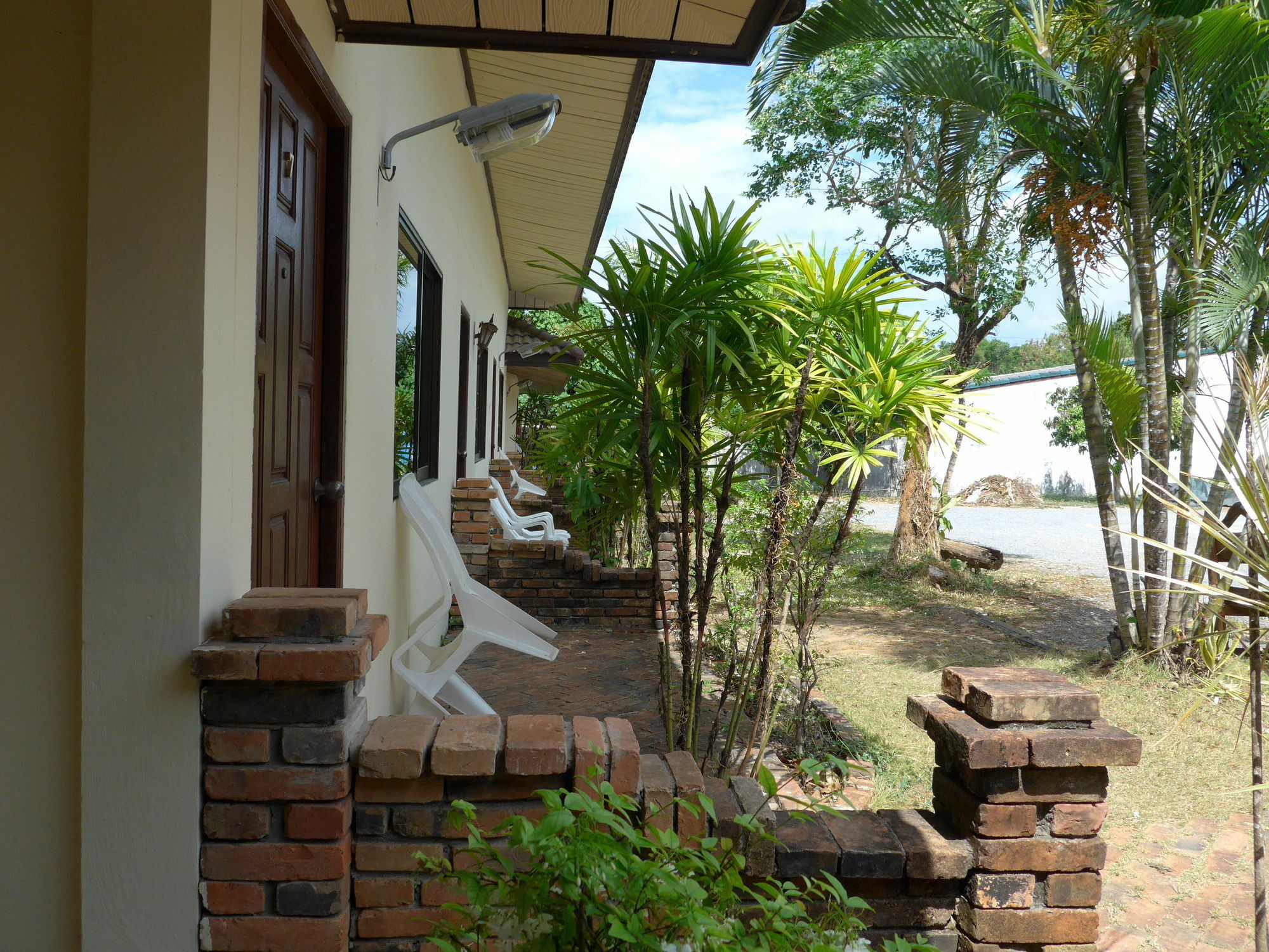 Forum House Hotel Krabi Exterior photo
