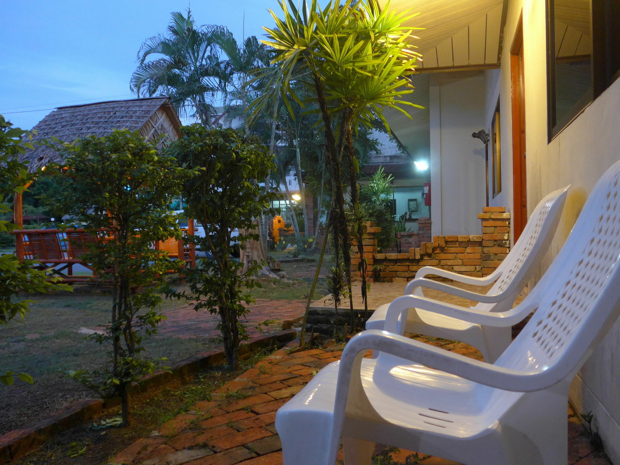 Forum House Hotel Krabi Exterior photo